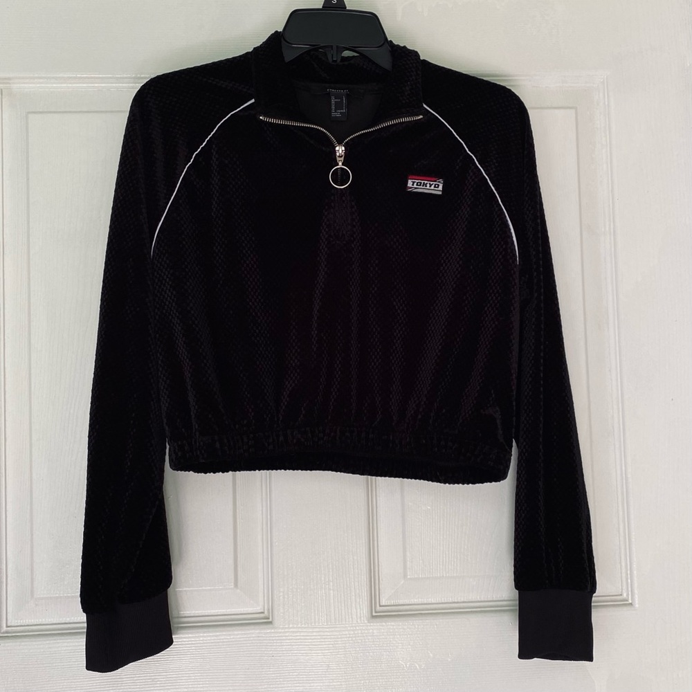 Black velvet cropped top